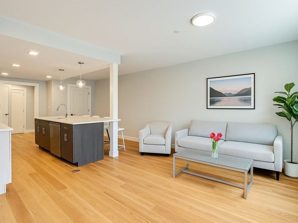 98 Prescott St 2a, Boston MA 02128