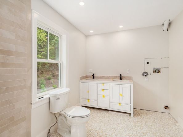 5 Samoset Rd A, Gloucester MA 01930