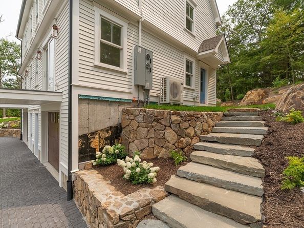 5 Samoset Rd A, Gloucester MA 01930
