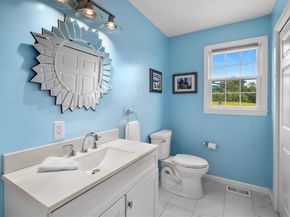 6 Wood St, Upton MA 01568