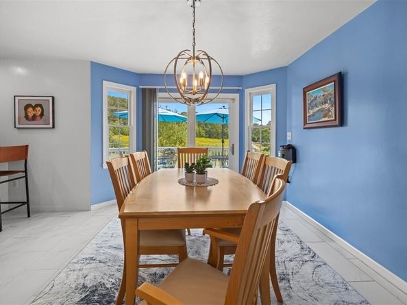 6 Wood St, Upton MA 01568