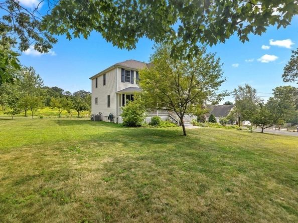 6 Wood St, Upton MA 01568