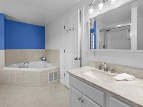 6 Wood St, Upton MA 01568