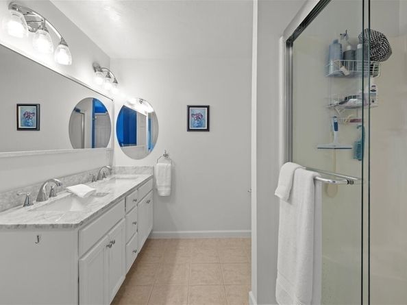 6 Wood St, Upton MA 01568