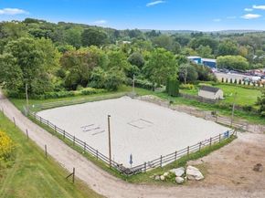 6 Wood St, Upton MA 01568