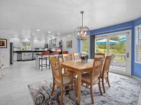 6 Wood St, Upton MA 01568