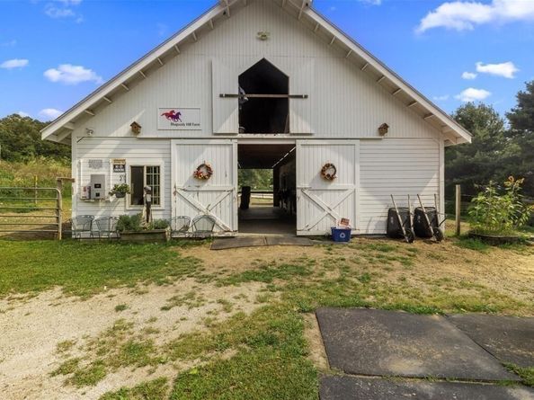 6 Wood St, Upton MA 01568