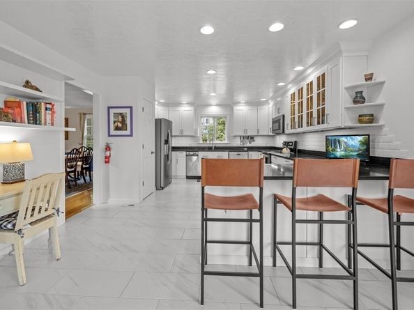 6 Wood St, Upton MA 01568