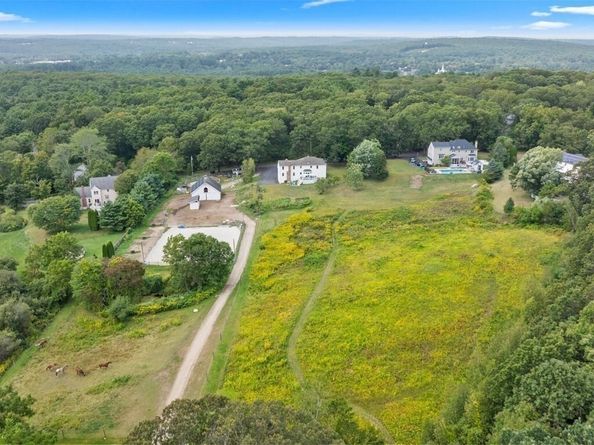 6 Wood St, Upton MA 01568