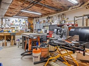 6 Wood St, Upton MA 01568
