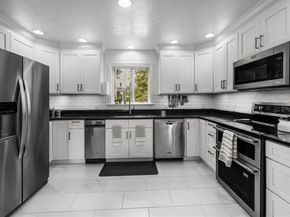 6 Wood St, Upton MA 01568