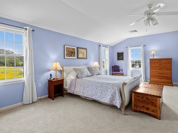 6 Wood St, Upton MA 01568