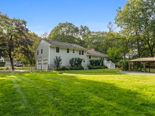 8 Karen Pines St, Dedham MA 02026