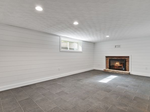 8 Karen Pines St, Dedham MA 02026