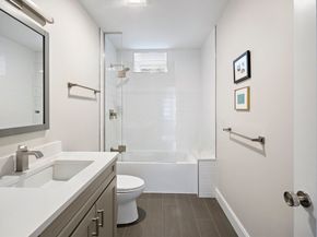 186 Mason Ter 186, Brookline MA 02446
