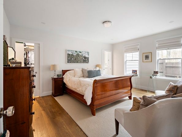 186 Mason Ter 186, Brookline MA 02446