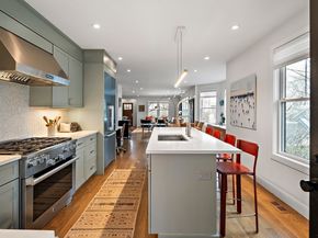 186 Mason Ter 186, Brookline MA 02446