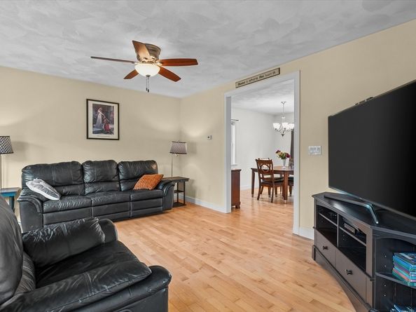 6 Salisbury Road, Wakefield MA 01880