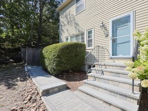 26B Pleasant St B, Wellesley MA 02482