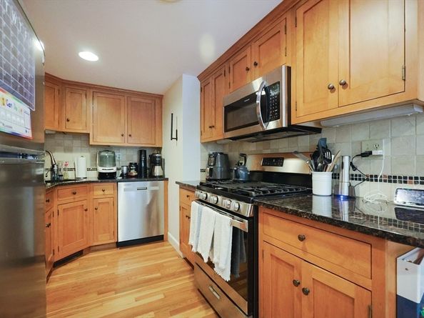 26B Pleasant St B, Wellesley MA 02482