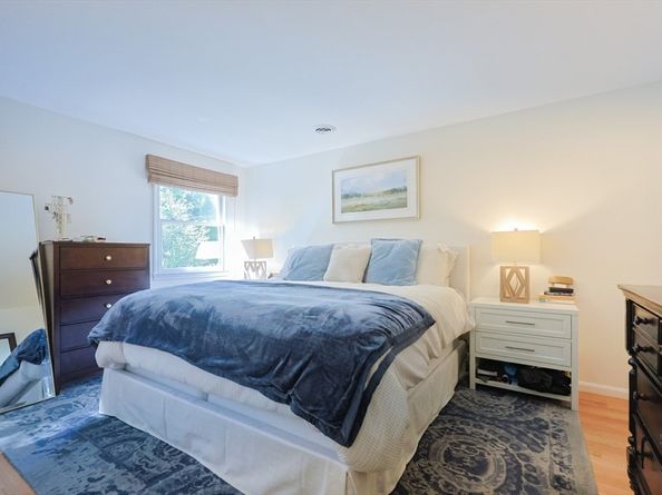 26B Pleasant St B, Wellesley MA 02482