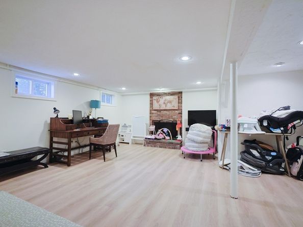 26B Pleasant St B, Wellesley MA 02482