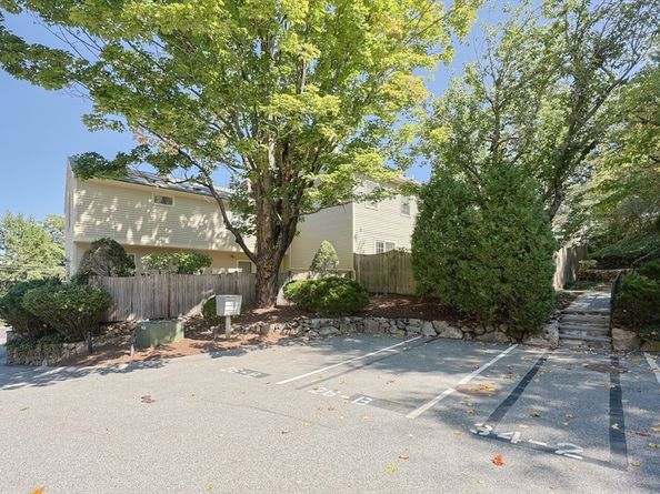 26B Pleasant St B, Wellesley MA 02482