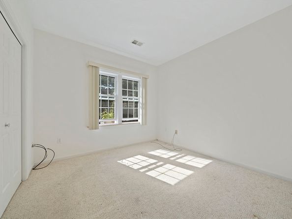 206 Allerton Commons Ln 206, Braintree MA 02184