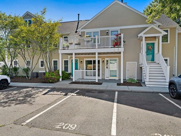 206 Allerton Commons Ln 206, Braintree MA 02184