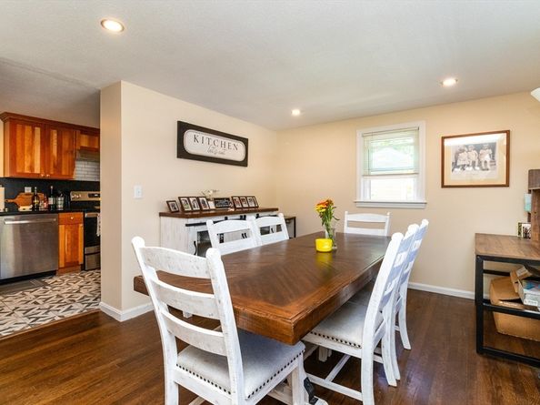 154 Auburn St, Whitman MA 02382