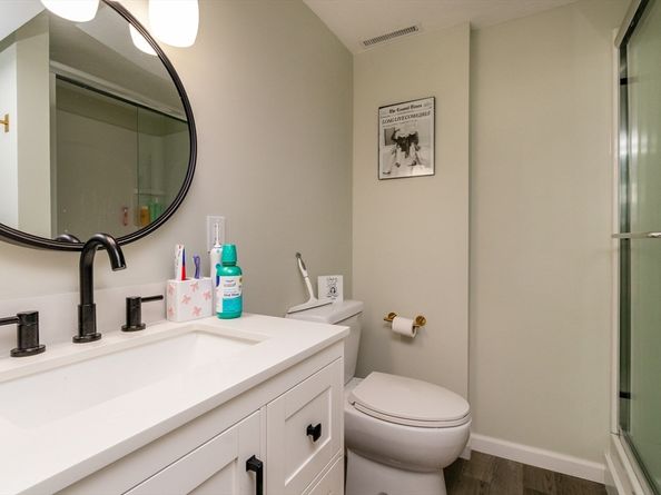 154 Auburn St, Whitman MA 02382