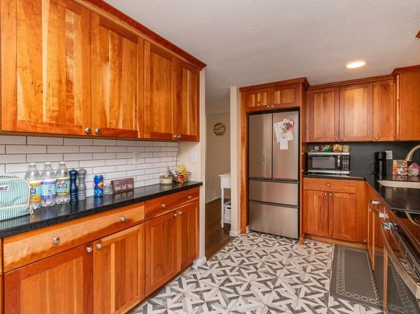 154 Auburn St, Whitman MA 02382
