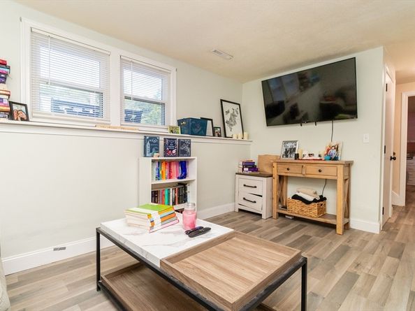154 Auburn St, Whitman MA 02382