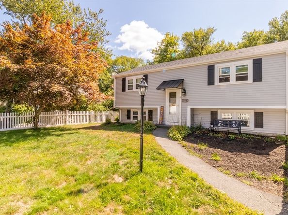 154 Auburn St, Whitman MA 02382