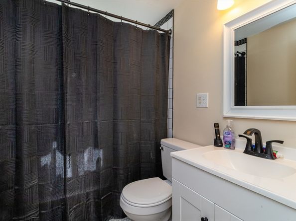 154 Auburn St, Whitman MA 02382