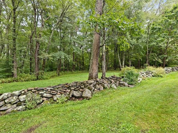 27 Tyler Street, Brookfield MA 01506