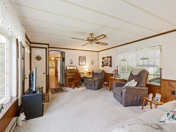 27 Tyler Street, Brookfield MA 01506