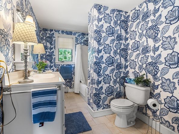 4 Oakland Cir, Winchester MA 01890