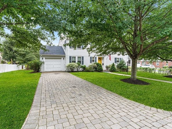 4 Oakland Cir, Winchester MA 01890
