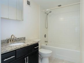 185 Quincy Shore Dr 28, Quincy MA 02171