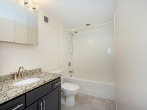 185 Quincy Shore Dr 28, Quincy MA 02171