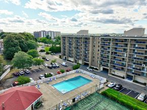 185 Quincy Shore Dr 28, Quincy MA 02171
