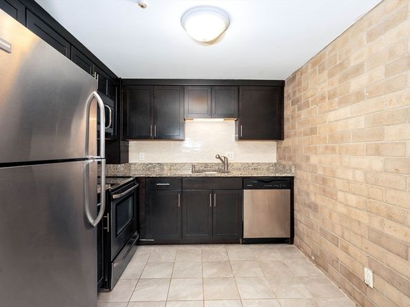 185 Quincy Shore Dr 28, Quincy MA 02171