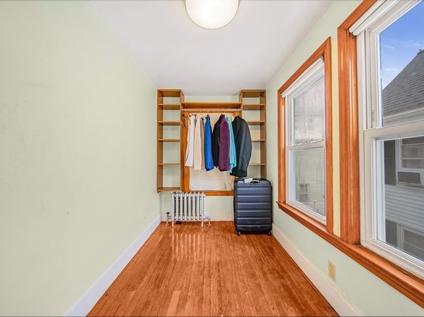 11 Murphy Ct, Newton MA 02458
