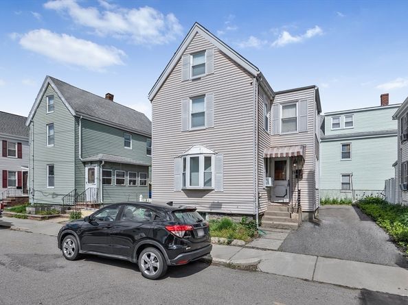 11 Murphy Ct, Newton MA 02458