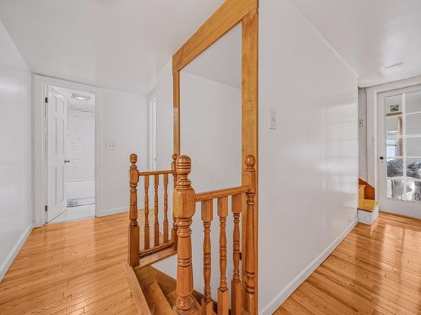 11 Murphy Ct, Newton MA 02458