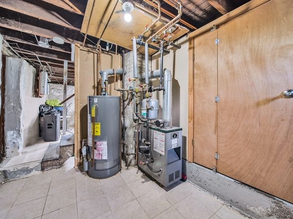 11 Murphy Ct, Newton MA 02458
