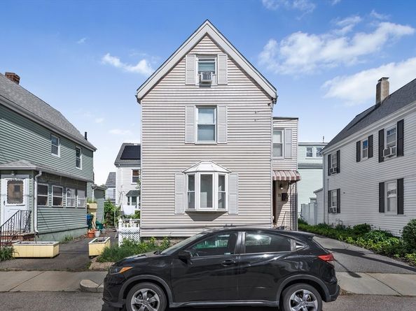 11 Murphy Ct, Newton MA 02458