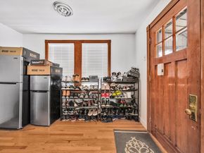 11 Murphy Ct, Newton MA 02458