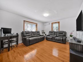 11 Murphy Ct, Newton MA 02458
